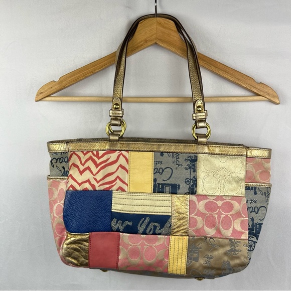 Coach Handbags - Vintage Coach Leather & Fabric Squared Pattern Shoulder bag